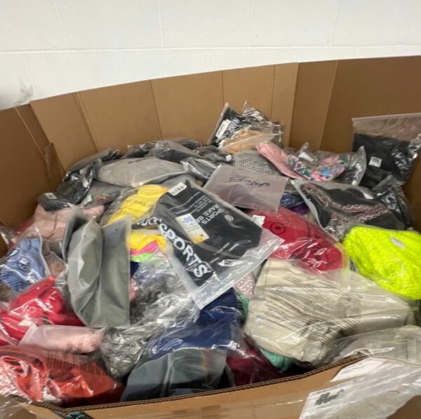 AMAZON ASSORTED CLOTHING - Image 2